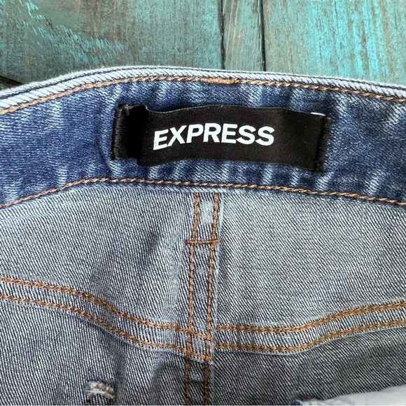 Express Low Rise Relaxed Lace Embellished Denim Shorts Size 00 - Picture 8 of 10